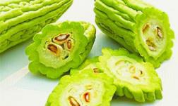 苦瓜要用沸水焯過(guò)后再吃